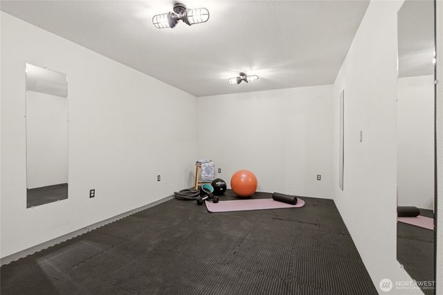 25615 SE 396th Street, Enumclaw, WA 98022