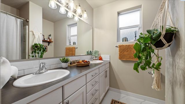 6614 Aintree Drive, Pasco, WA 99301