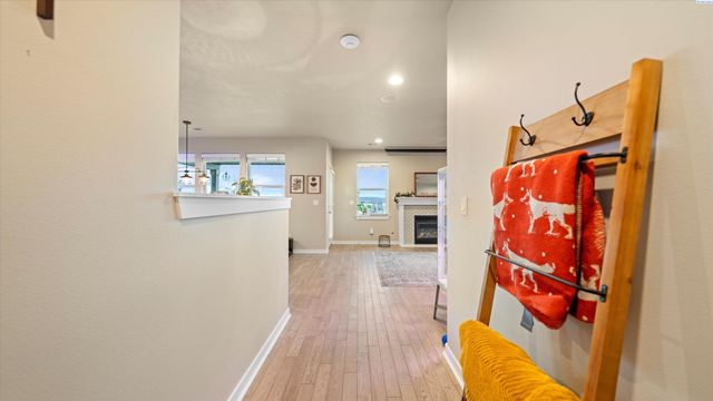 6614 Aintree Drive, Pasco, WA 99301