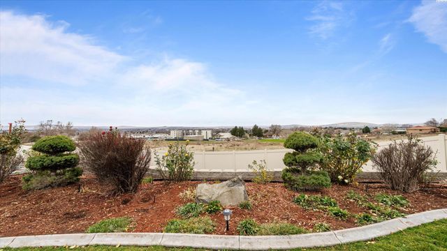 6614 Aintree Drive, Pasco, WA 99301