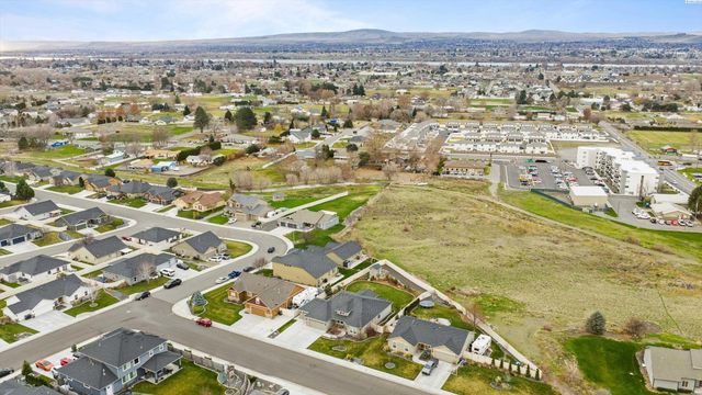 6614 Aintree Drive, Pasco, WA 99301