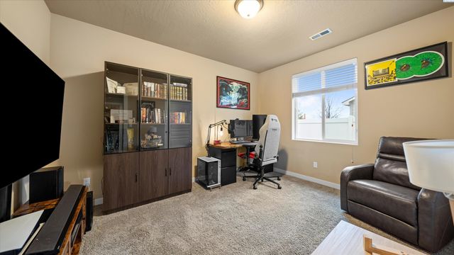 6614 Aintree Drive, Pasco, WA 99301