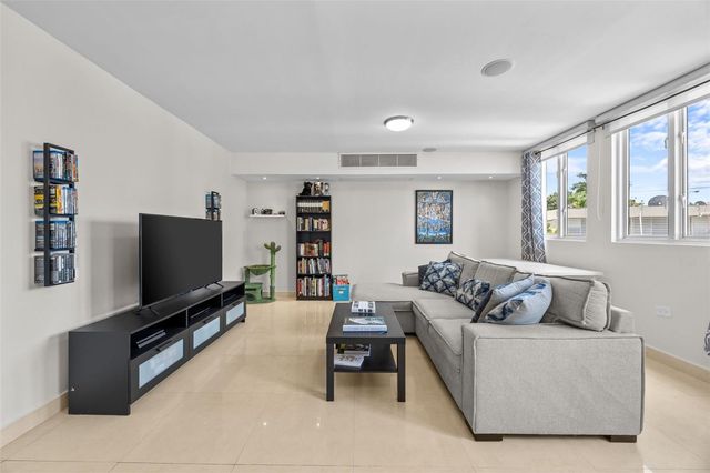 COND D'VILLAS CARR 833 KM 11.8 F-2, Guaynabo, PR 00971
