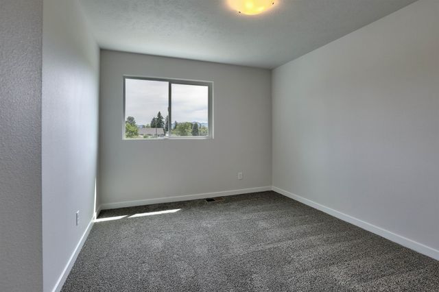 428 N Martini Ln, Spokane Valley, WA 99216