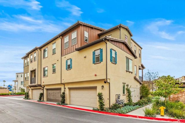 1609 Holly Leaf Way, Oceanside, CA 92056