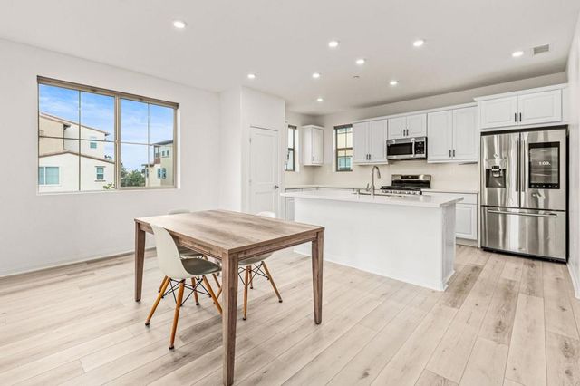 1609 Holly Leaf Way, Oceanside, CA 92056