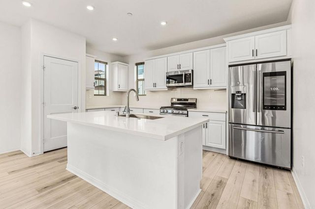 1609 Holly Leaf Way, Oceanside, CA 92056