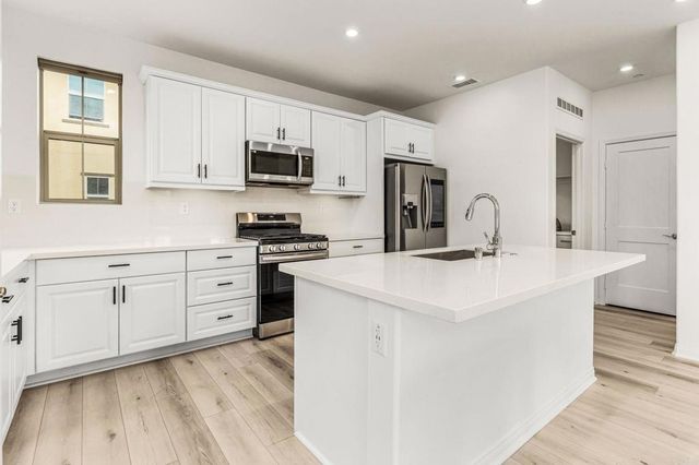 1609 Holly Leaf Way, Oceanside, CA 92056