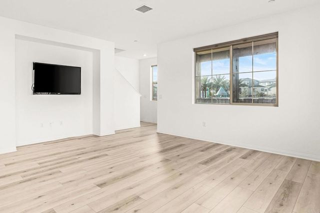 1609 Holly Leaf Way, Oceanside, CA 92056