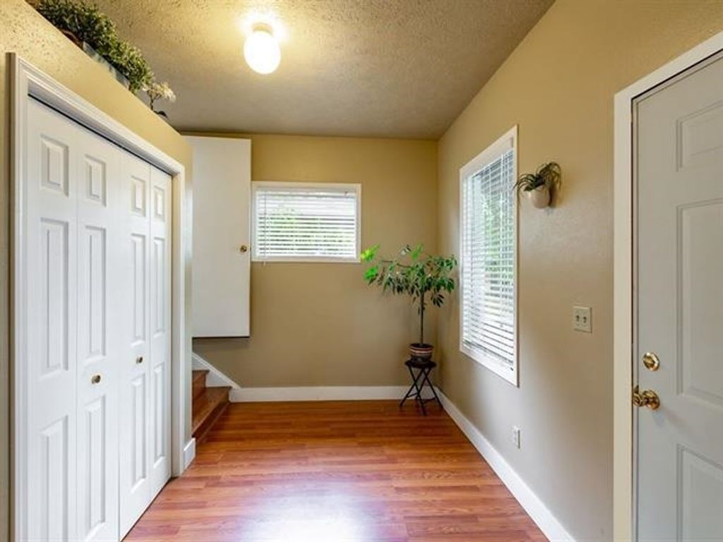 1207 W Shannon Ave, Spokane, WA 99207 photo 4