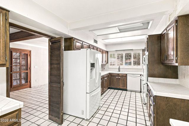 9639 N 19TH Street, Phoenix, AZ 85020