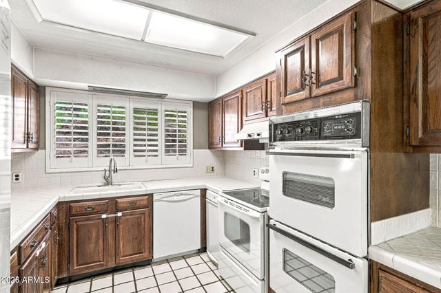 9639 N 19TH Street, Phoenix, AZ 85020
