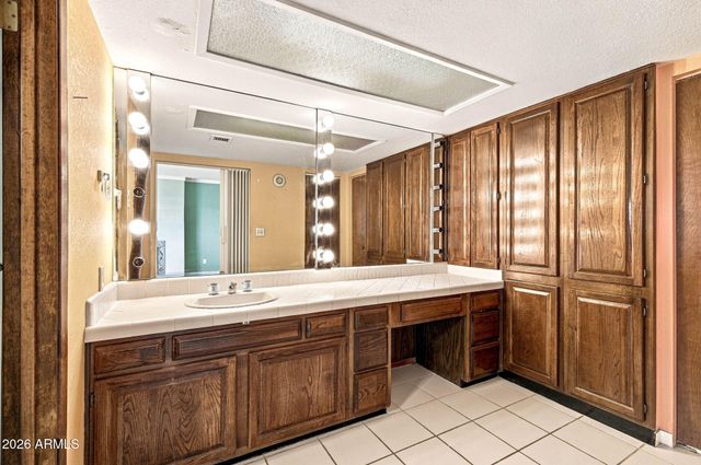 9639 N 19TH Street, Phoenix, AZ 85020