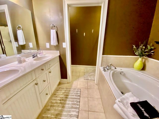 20 Howe Street Unit 11, Greenville, SC 29601