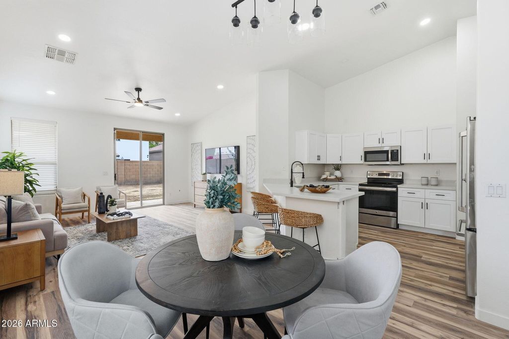 Image 15 of property listing at 3412 S 93RD Lane, Tolleson, AZ 85353