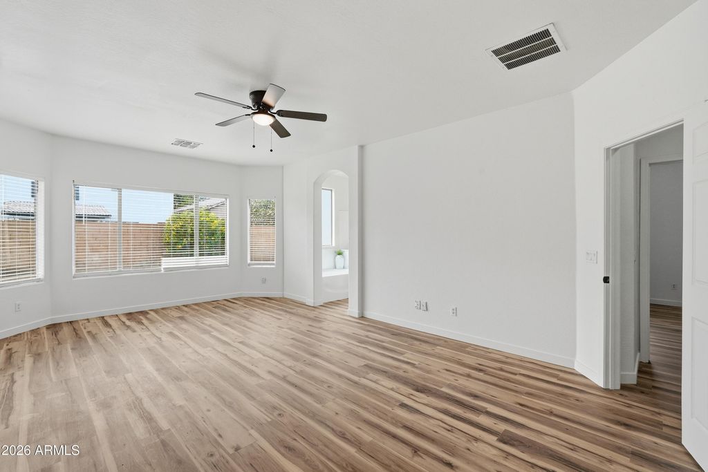 Image 18 of property listing at 3412 S 93RD Lane, Tolleson, AZ 85353