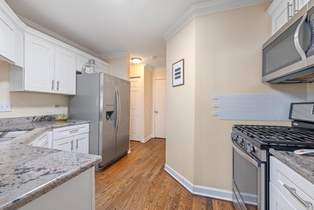 1551 Glacier Parkway, Algonquin, IL 60102