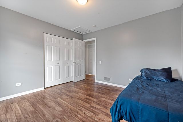 1551 Glacier Parkway, Algonquin, IL 60102