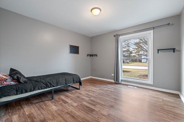 1551 Glacier Parkway, Algonquin, IL 60102