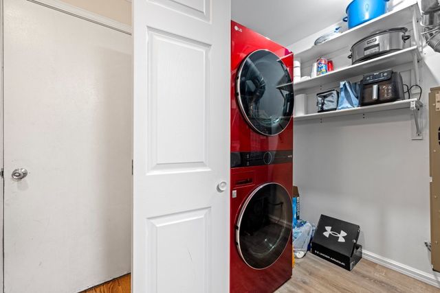 1551 Glacier Parkway, Algonquin, IL 60102