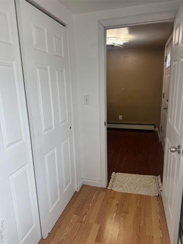 80 Earl Street, Deer Park, NY 11729