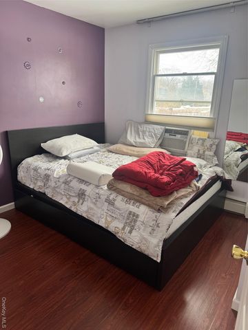 80 Earl Street, Deer Park, NY 11729