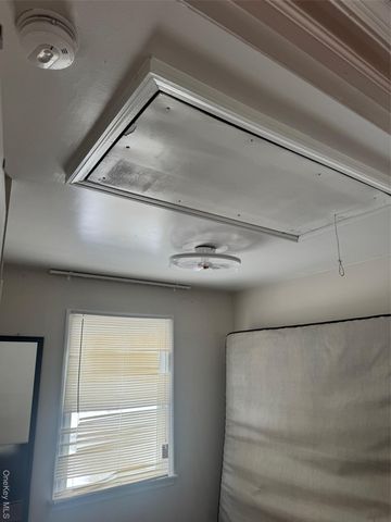 80 Earl Street, Deer Park, NY 11729