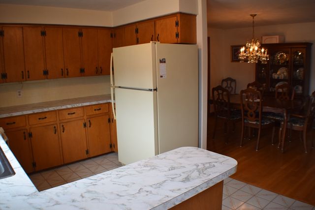 175 High St, Somerset, MA 02716