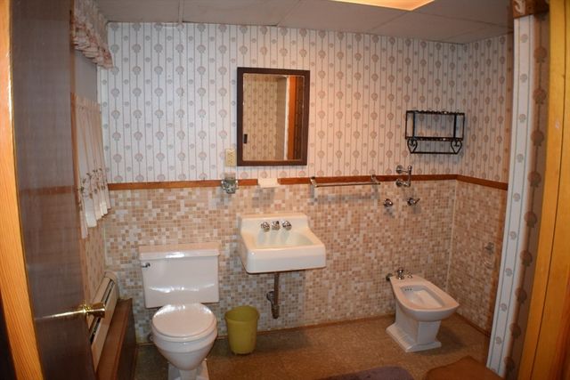 175 High St, Somerset, MA 02716