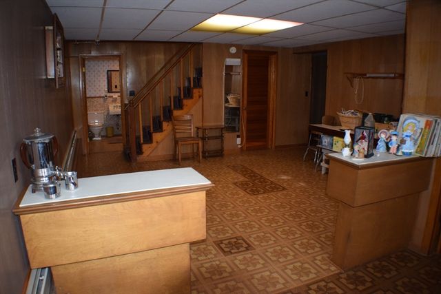 175 High St, Somerset, MA 02716