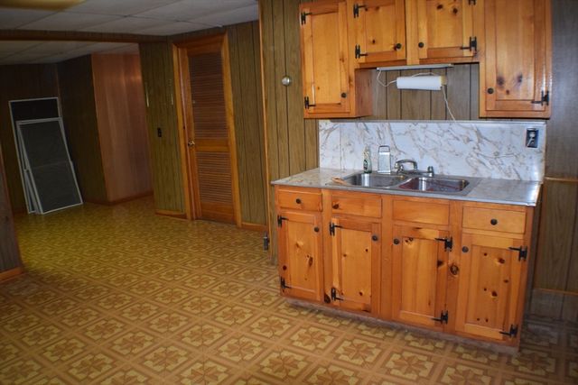 175 High St, Somerset, MA 02716