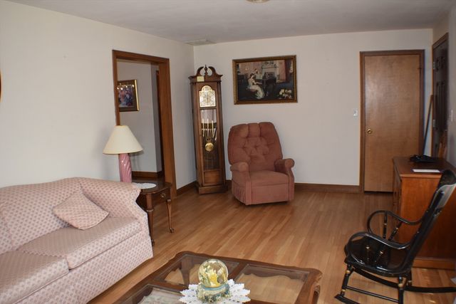 175 High St, Somerset, MA 02716