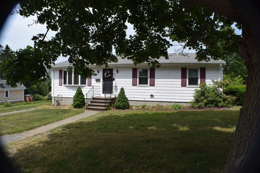 175 High St, Somerset, MA 02716