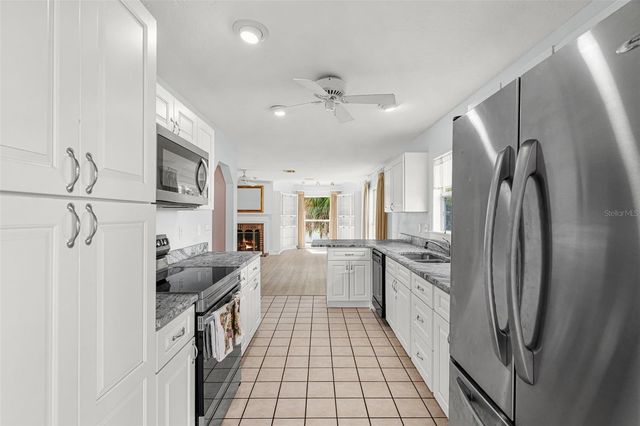 2002 8TH STREET W, Palmetto, FL 34221