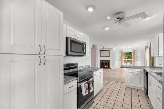2002 8TH STREET W, Palmetto, FL 34221