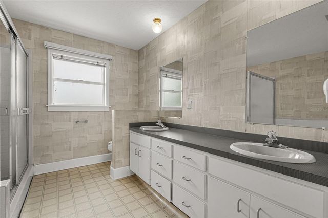 2002 8TH STREET W, Palmetto, FL 34221