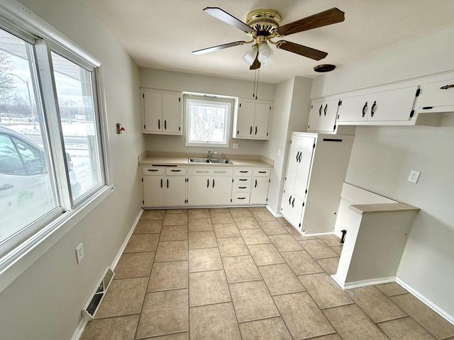 6560 N 60th STREET, Milwaukee, WI 53223