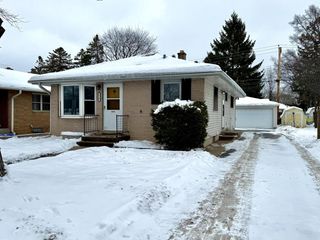 6560 N 60th STREET, Milwaukee, WI 53223