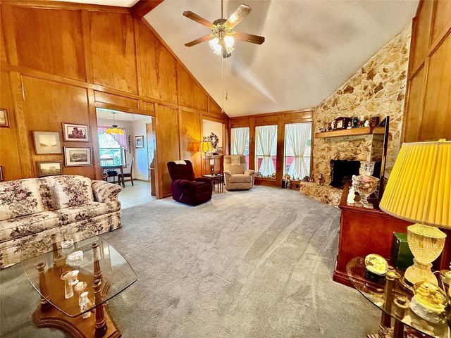 175 Freeman Boulevard, West Columbia, TX 77486