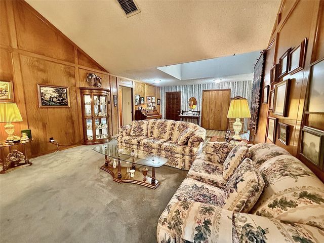 175 Freeman Boulevard, West Columbia, TX 77486