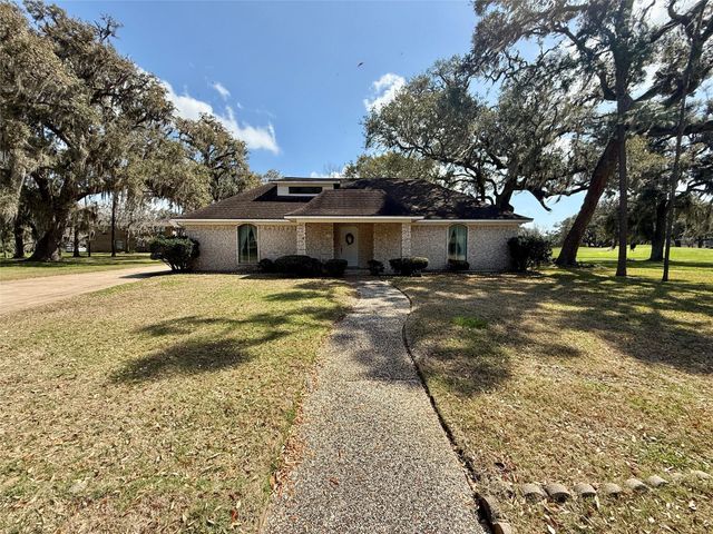 175 Freeman Boulevard, West Columbia, TX 77486
