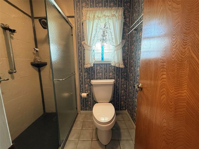 175 Freeman Boulevard, West Columbia, TX 77486