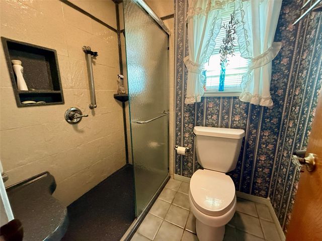 175 Freeman Boulevard, West Columbia, TX 77486