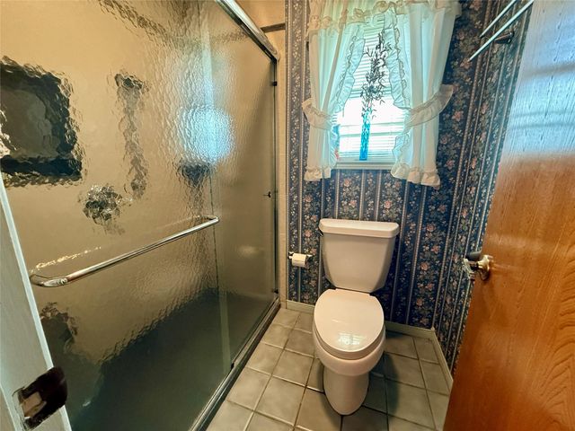 175 Freeman Boulevard, West Columbia, TX 77486