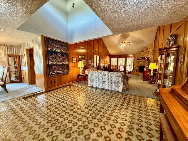 175 Freeman Boulevard, West Columbia, TX 77486