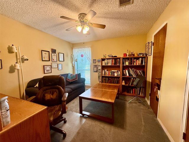 175 Freeman Boulevard, West Columbia, TX 77486