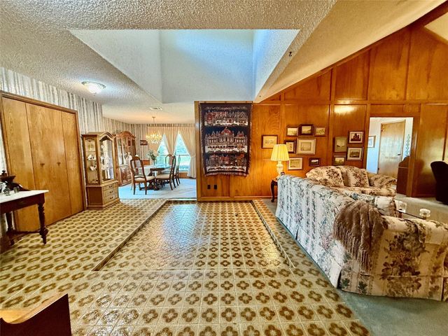 175 Freeman Boulevard, West Columbia, TX 77486