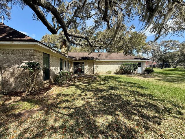 175 Freeman Boulevard, West Columbia, TX 77486