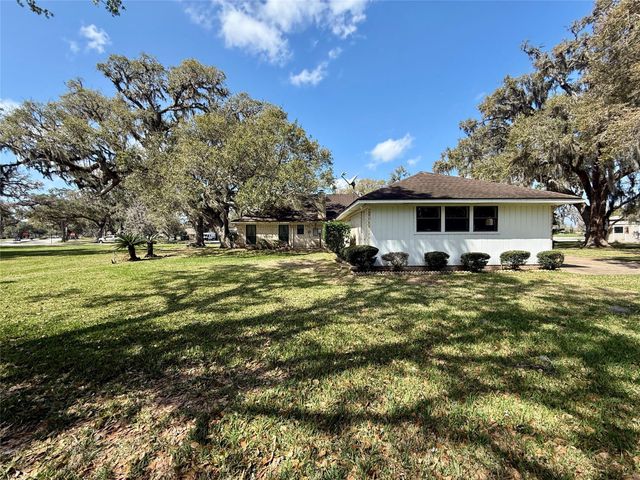 175 Freeman Boulevard, West Columbia, TX 77486