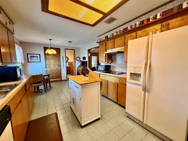 175 Freeman Boulevard, West Columbia, TX 77486